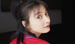 娱乐吃瓜酱夸男朋友,娱乐吃瓜酱盛赞男友，甜蜜互动引网友热议