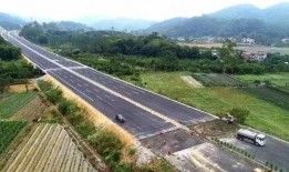 梅州高速路况爆料最新,多路段拥堵，出行请注意安全”