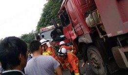 网友爆料货车视频播放大全,网友爆料，惊险瞬间尽收眼底